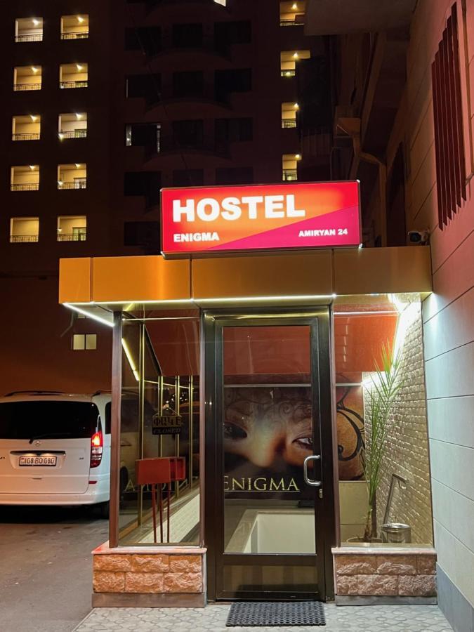 Enigma Hostel エレバン エクステリア 写真