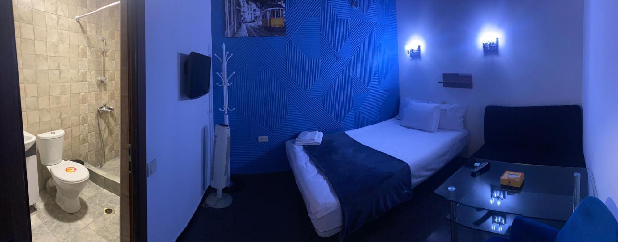 Enigma Hostel エレバン エクステリア 写真